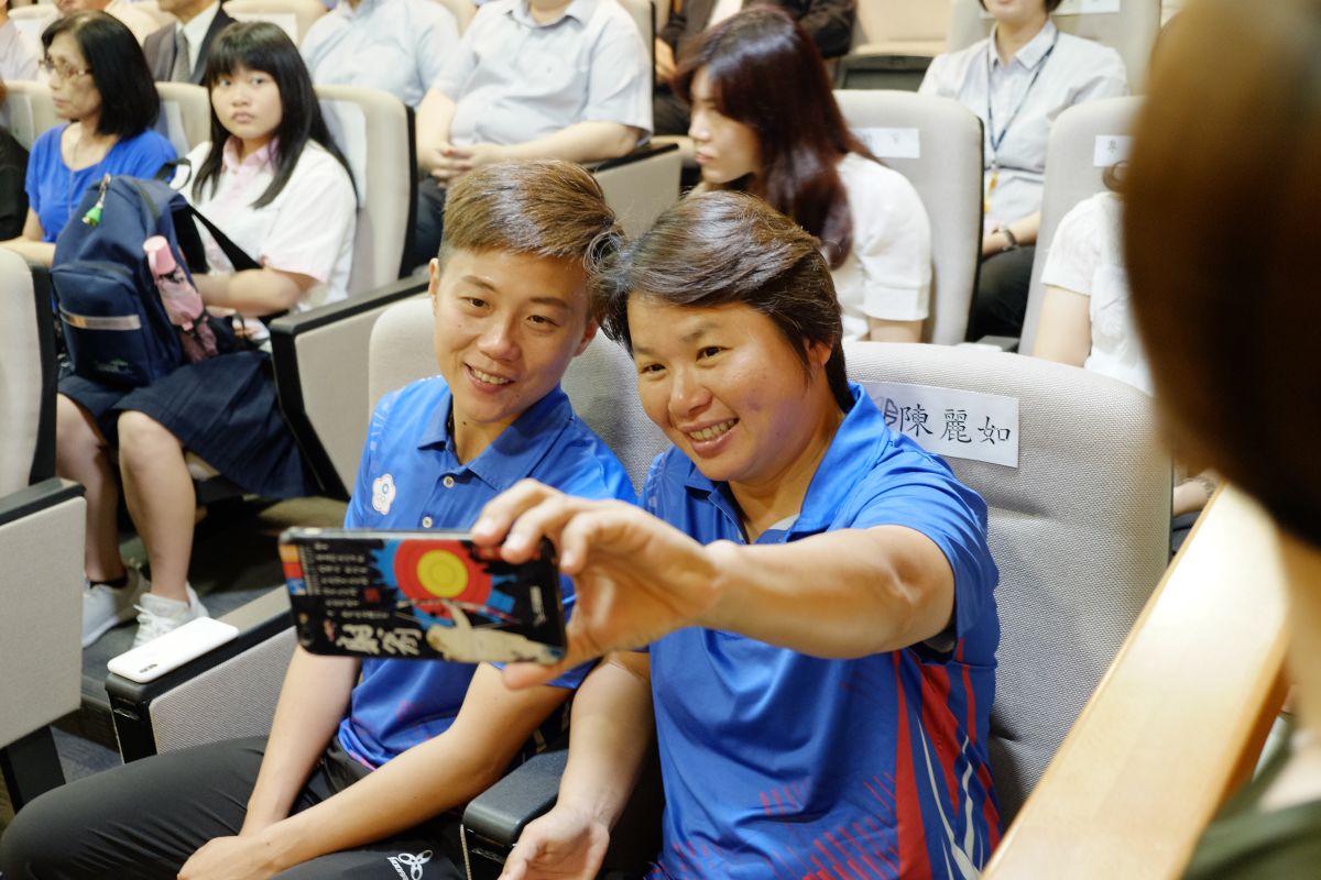 ▲新北市大將陳麗如（右）奪下複合弓女子團體賽金牌，另一位雷千瑩（左）奪反曲弓女子團體賽及個人賽雙料金牌。（圖／新北市體育處提供）