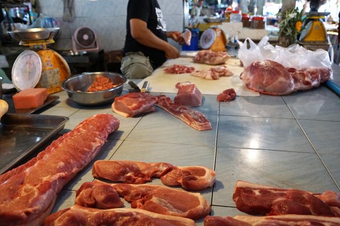▲肉攤業者平均每月營收超過 30 萬元，但實際賺的是辛苦錢。（示意圖／取自 Pixabay ）