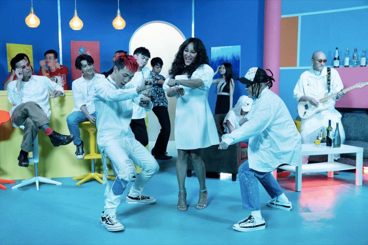 ▲家家揪金曲準歌王OZI、茄子蛋、剃刀蔣、米奇林、黃宣、BCW拍攝歌曲MV。（圖／相信音樂提供）
