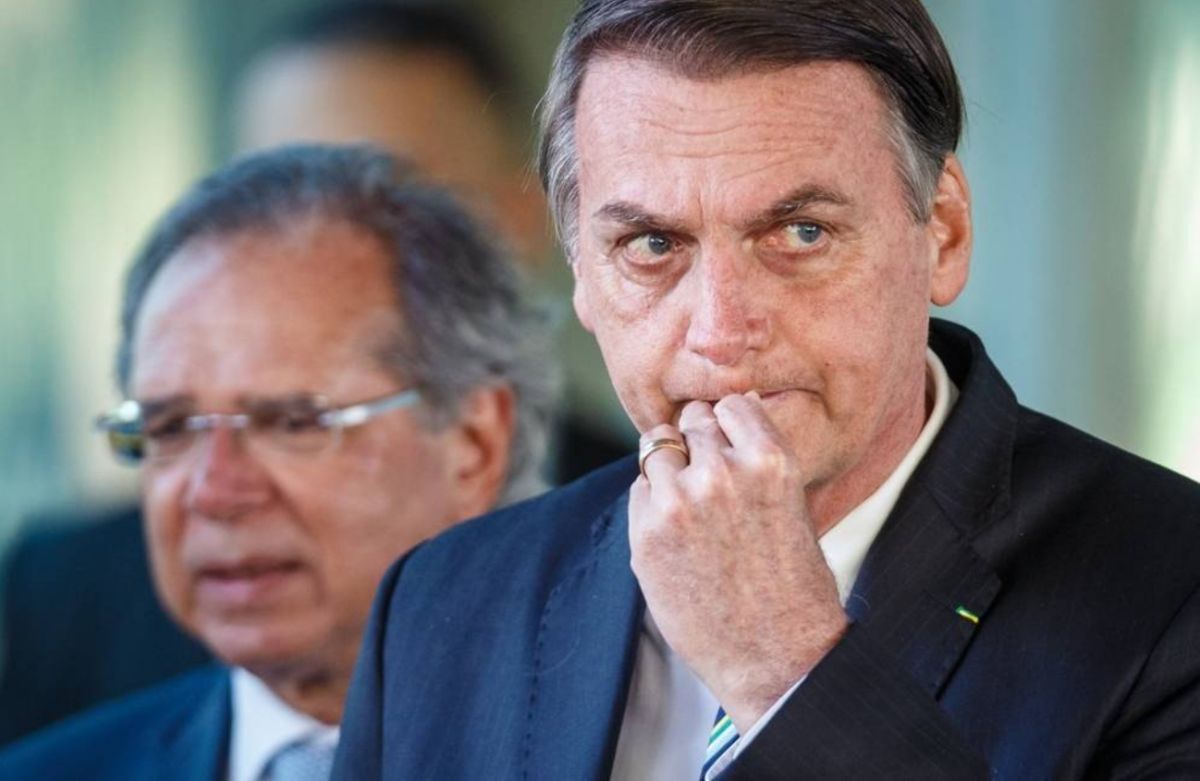 ▲巴西總統波索納洛赴日參加G20，隨行的空軍機師竟被查出，行李藏有多達39公斤的古柯鹼。（圖／翻攝Olive Press）