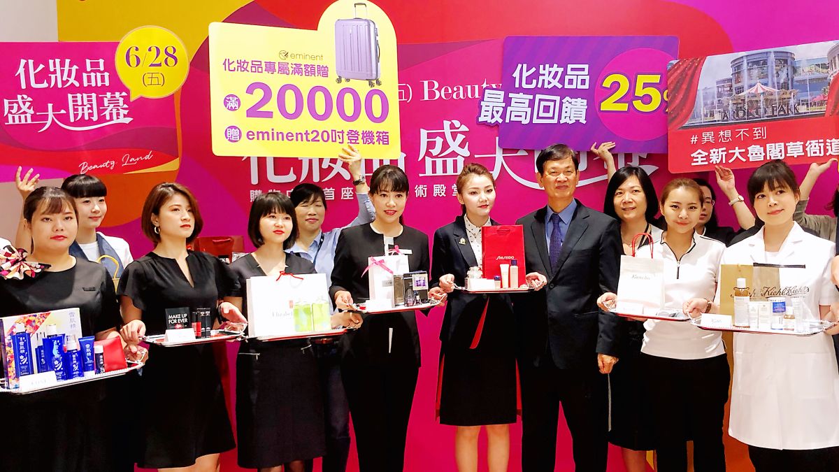 ▲百貨年中最強促銷陸續登場。（圖／記者陳美嘉攝，2019.06.27）