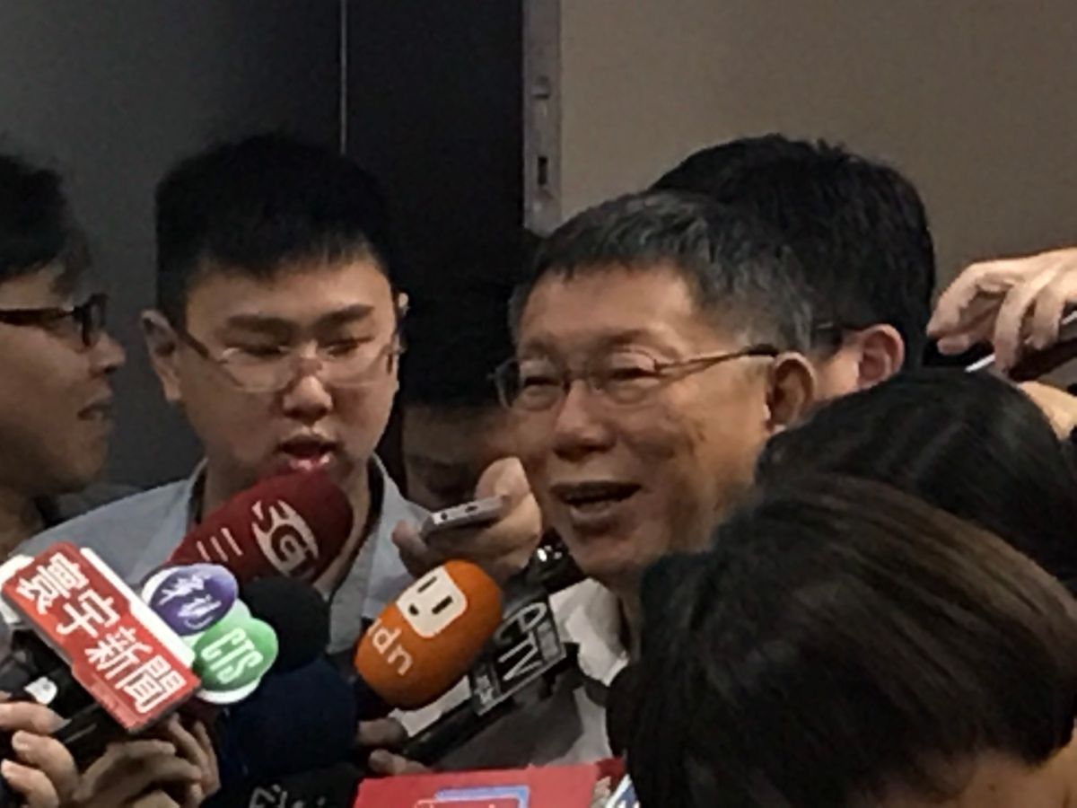 台北市長柯文哲下周將赴上海出席雙城論壇，是否會碰到國台辦主任劉結一？柯文哲今（28）日受訪表示，「目前跟對方講好的行程，沒有特別安排國台辦官員的見面時間」，不過他也說，他們要做什麼你也管不了。（圖／記者林人芳攝，2019,06,28)