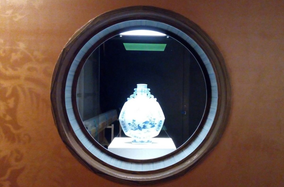 ▲故宮南院全館「最髒的」玻璃。（圖／記者陳惲朋攝 , 2019.06.28）