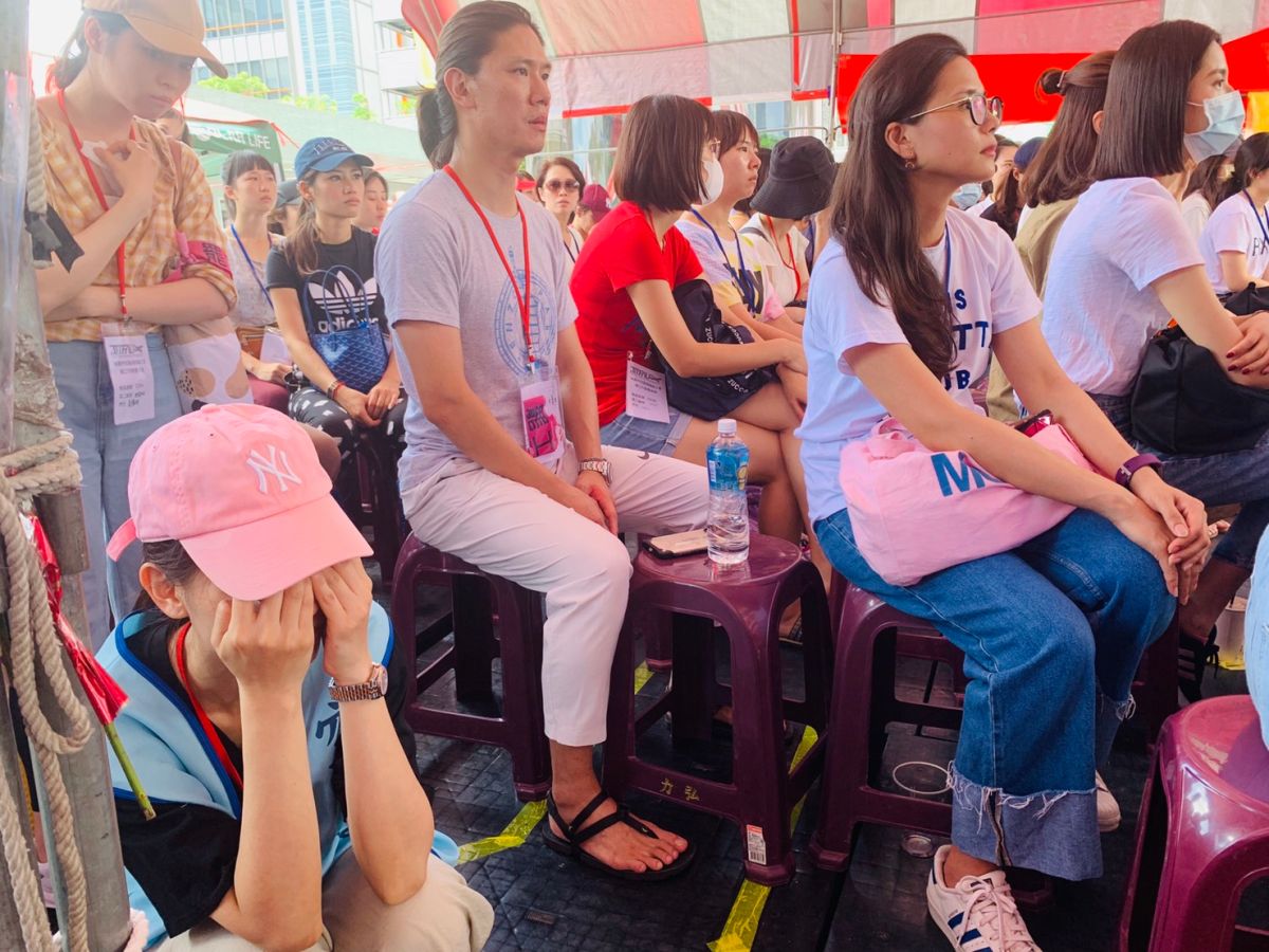 ▲長榮空服員罷工今（29）日邁入第10天，桃園市空服員職業工會自昨晚10點起開放會員投票，決定是否繼續罷工，今日中午12點過後結束投票，下午2點多公布結果。（圖／記者陳思誼攝，2019.6.29）