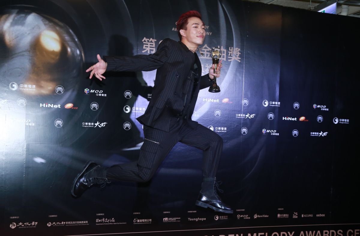 ▲ØZI拿下最佳新人獎。（圖／Nownews攝影中心）