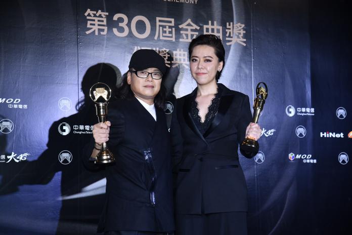 ▲流氓阿德（左）獲得「最佳台語男歌手獎」，江惠儀則拿下「最佳台語女歌手獎」。（圖／影像中心攝 ）