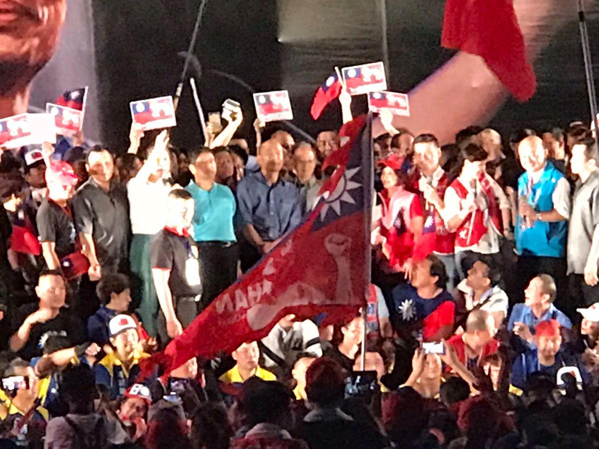 ▲韓國瑜雖然週週舉辦大造勢，但出席的越來越多是「非韓不投」的鐵桿粉絲，恐已落入同溫層互相取暖的隱藏危機當中。（（圖 / 記者常似虎攝，2019.06.30）