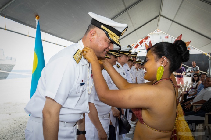 ▲ 海軍敦睦遠航訓練支隊敦訪帛琉，受到熱情歡迎。（軍聞社記者李一豪攝）