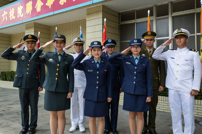 ▲ 軍校培育的國軍新血輪即將投入軍旅，正式成為軍官幹部。（軍聞社記者周力行攝）