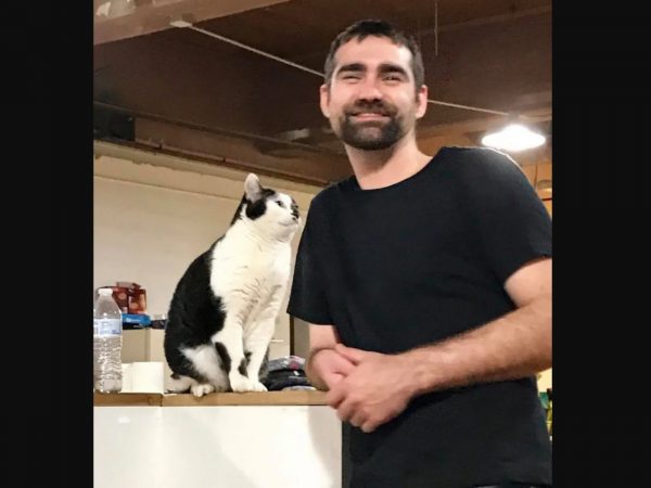 男子從沒養過貓　當志工後幸運得到招財貓店長！ 