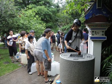 台灣有在端午節取「午時水」的習俗。（圖／記者陳雅芳攝
