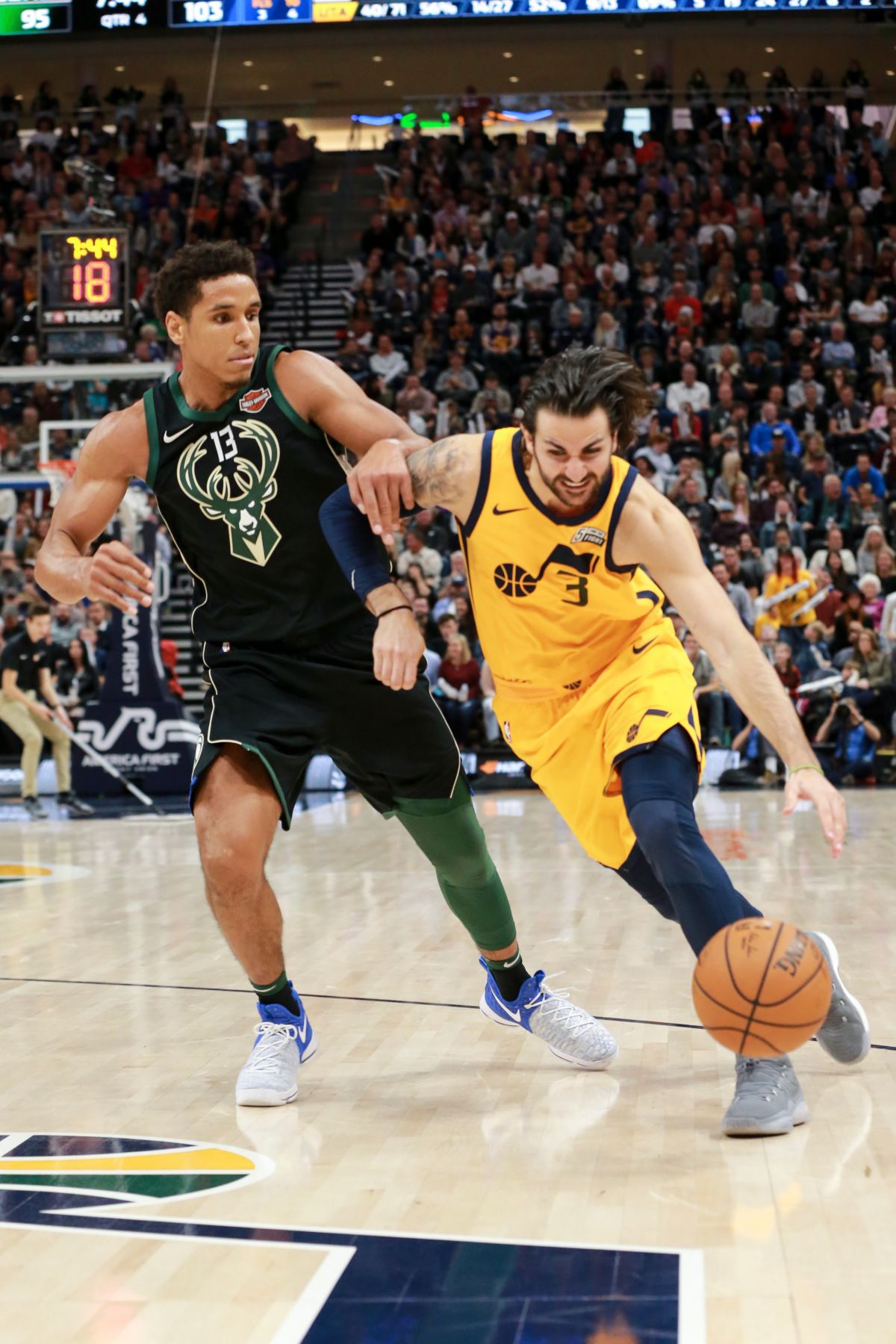 Ricky Rubio 切入突破Malcolm Brogdon。（圖／美聯社／達志影像）
