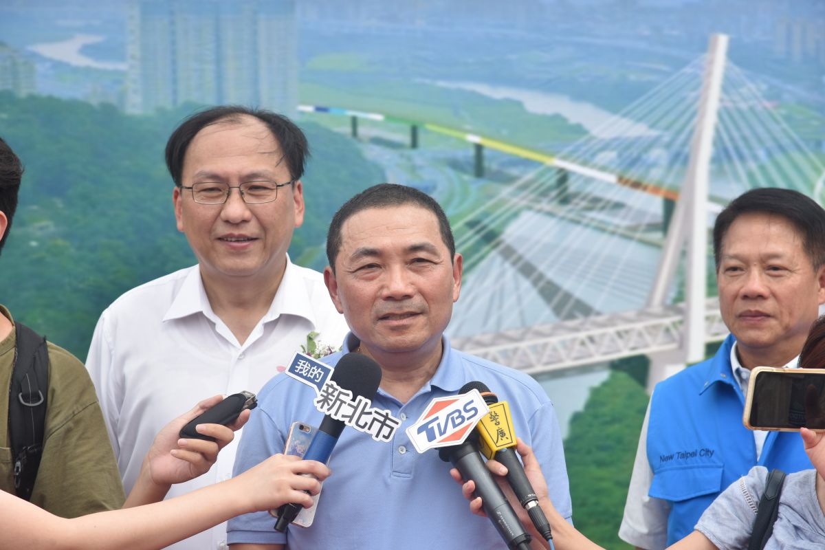 ▲郭台銘昨天在板橋造勢被視為搶攻朱立倫票倉，侯友宜認為，不管哪個政黨、政治人物，只要能讓市民過好日子都舉雙手歡迎。（圖／記者蔡琇惠攝，2019.07.01）