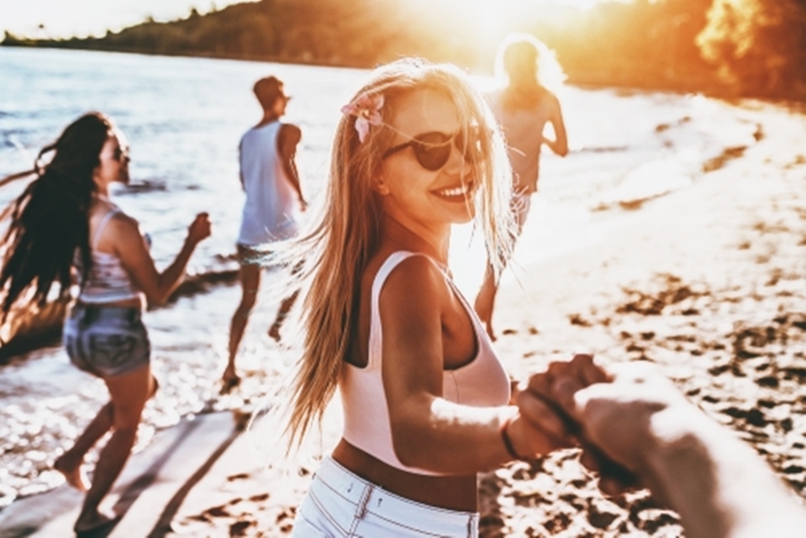 ▲紛亂的消息滿天飛、難以前進的挫敗感，任何行事都要小心消息的傳播是否正確。（圖／shutterstock）