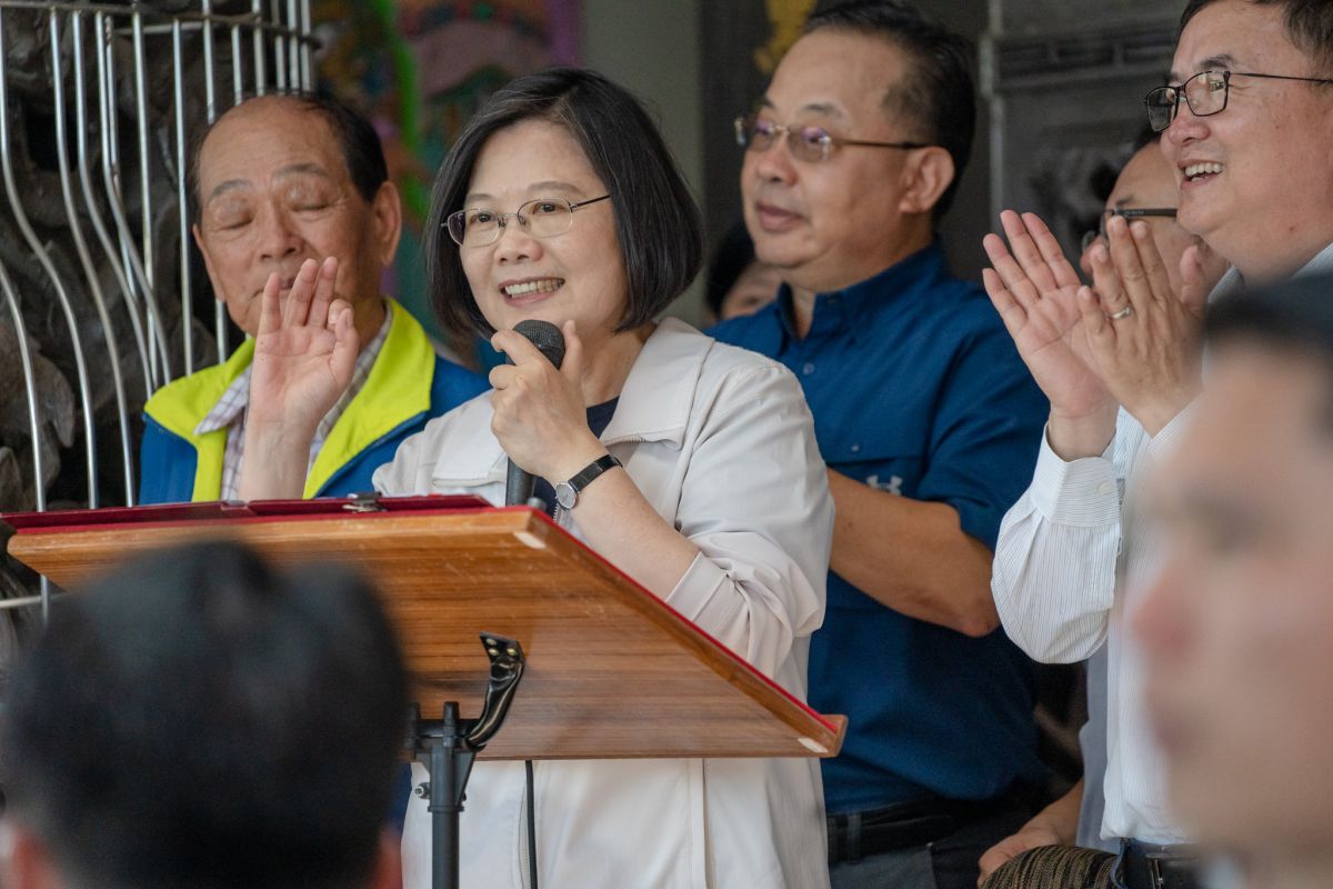 總統蔡英文下周四將率團出訪中南美洲加勒比海四國友邦，蔡英1日在臉書貼文表示，這是她第一次前往加勒比海友邦國家訪問，希望能用行動為台灣拚外交！（圖／總統府提供）