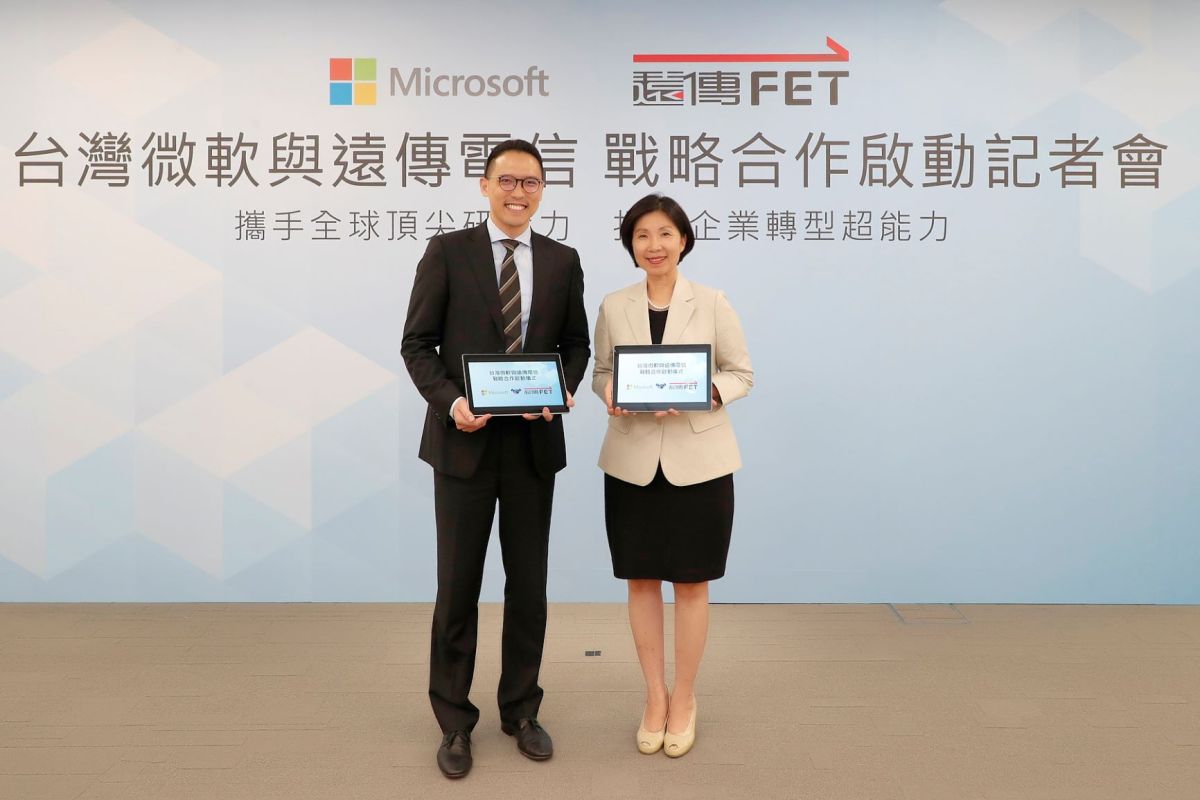 ▲台灣微軟與遠傳電信於今（1）日舉行戰略合作啟動記者會，由台灣微軟總經理 孫基康(圖左)與遠傳電信總經理 井琪(圖右)一同宣布合作啟動，加速實現轉型。（圖／台灣微軟提供）