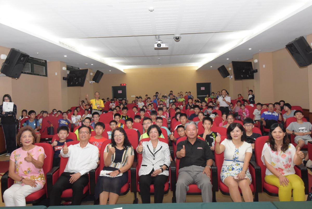 ▲建大文教基金會舉辦牛頓科學營暨多多龍兒童夏令營，在彰化女中舉辦第一梯次開營典禮。（圖／記者陳雅芳攝，2019.07.01）