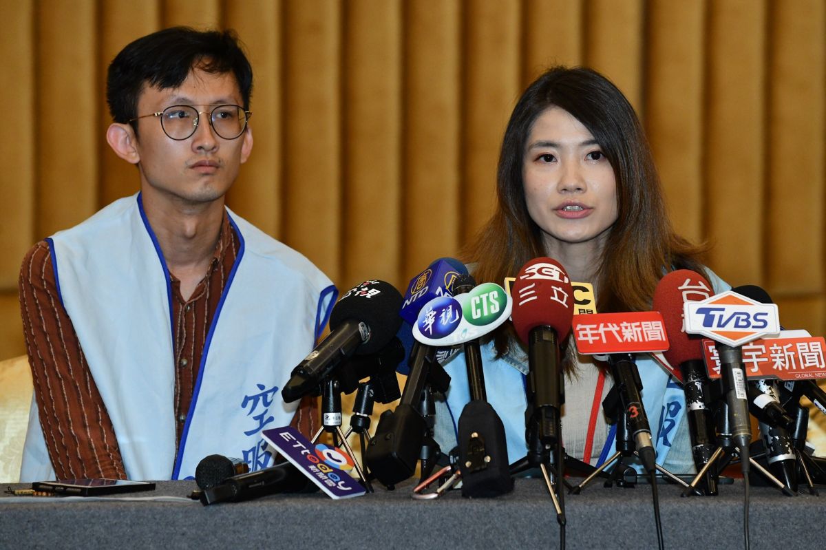 ▲長榮航空與桃園市空服員職業工會今（ 2 ）日進行罷工後的第 2 次協商會議，工會代表於會前受訪表示，希望長榮航空可以對「不秋後算賬」條款有具體回應。（圖／記者林柏年攝, 2019.07.02）