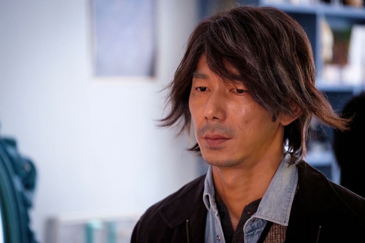 ▲李李仁詮釋髒黑流浪漢，兒子嫌棄「很醜」。（圖／歐銻銻娛樂提供）