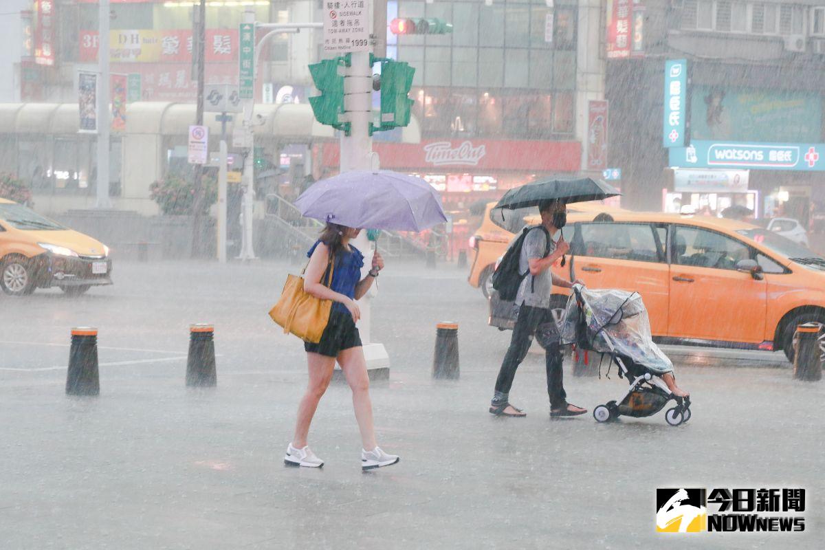 ▲台灣每年到了暑假都會有颱風侵台，而你居住的縣市是否常放颱風假呢？（圖／NOWnews資料照片）