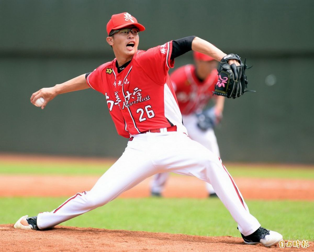▲中華職棒選秀，南華棒球隊大滿貫6位入選味全龍，圖為運動學程二年級投手蔡明憲。（圖/南華大學提供，2019.07.03）