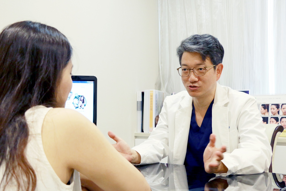 ▲醫師透露，暑假詢問雙眼皮手術的民眾增加三成左右。（圖／品牌提供）