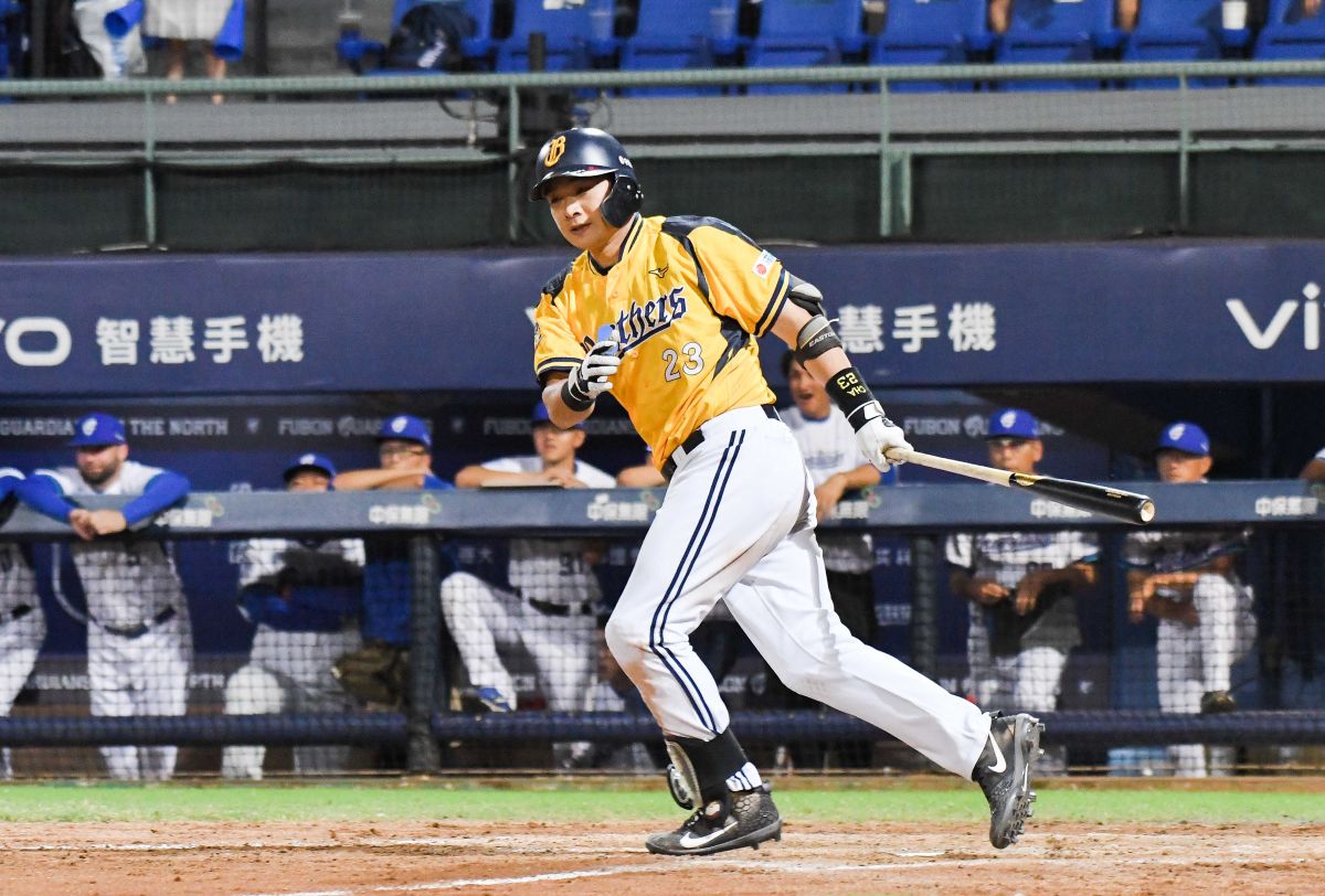 ▲中信兄弟內野手彭政閔敲出生涯第1999支安打。（圖／記者葉政勳攝 , 2019.07.05）