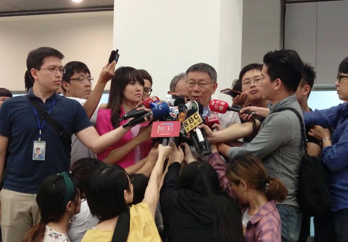 ▲柯文哲從上海返抵國門受訪。（圖／台北市政府提供）