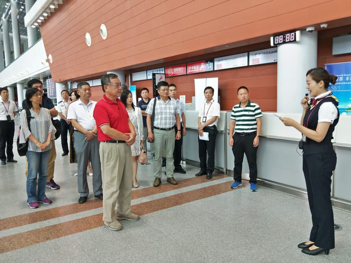 ▲澎湖縣長賴峰偉趁宗教直航之便，向福建爭取明年上半年，開闢晉江國際機場與澎湖機場的直航事宜獲得對岸積極回應。（圖／澎湖縣政府提供，2019.07.06）