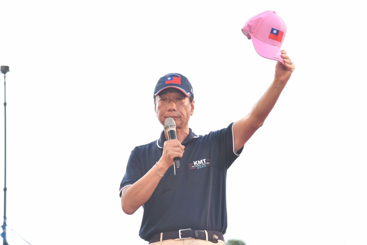 ▲對於對於蔡英文下週即將過境美國出訪，郭台銘特別將贈送一頂帶有國旗與蔡英文名字的帽子給她。（圖／記者林柏年攝，2019.7.7）