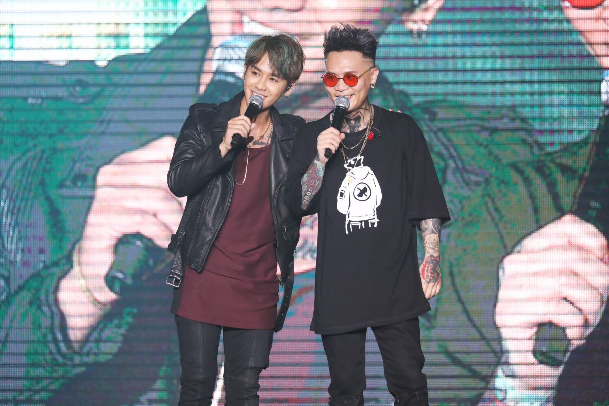 ▲原來是鼓鼓（左）在「扮演」蔡依林啦。（圖／相信音樂）