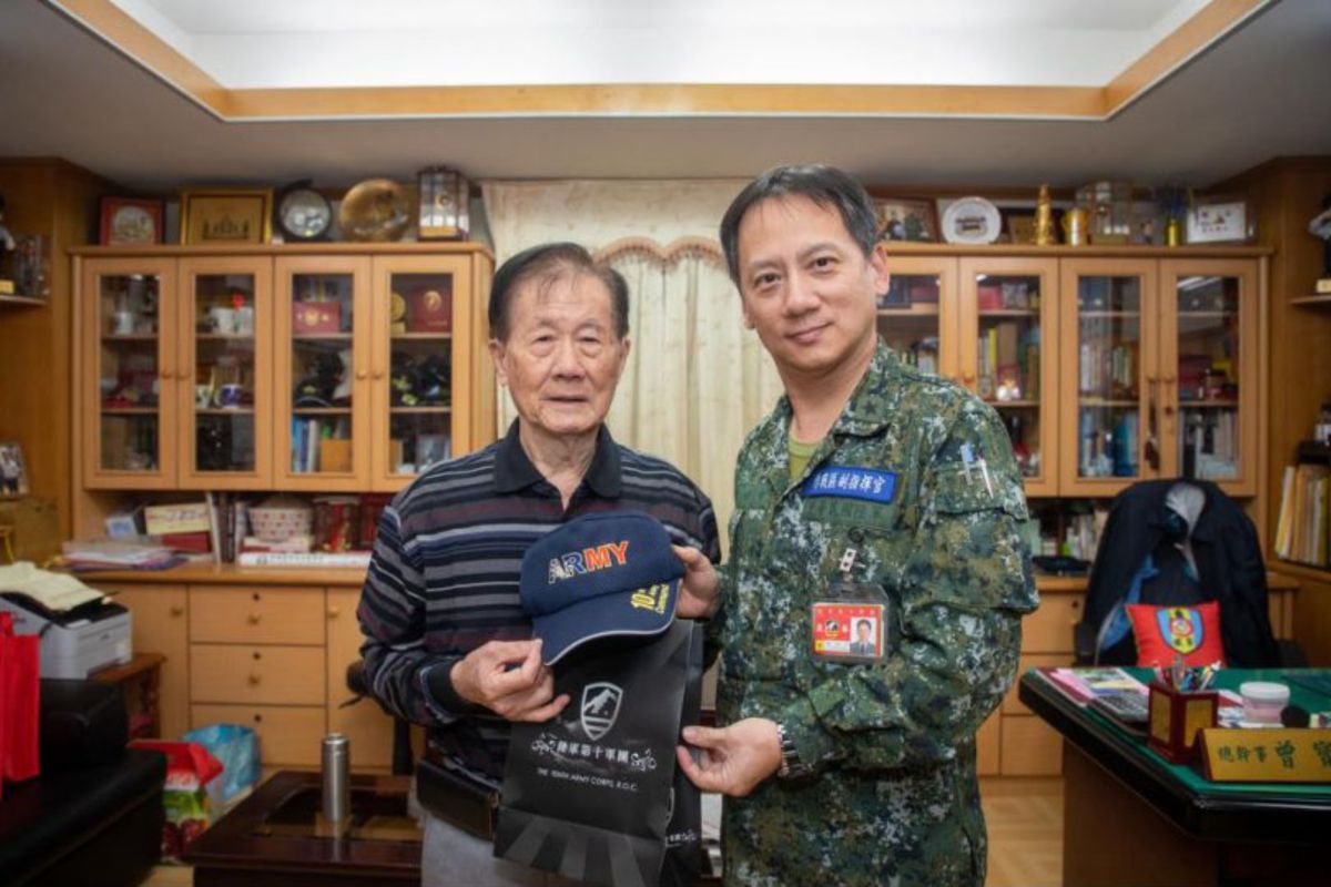 ▲南部十軍團因為有保力山三軍聯訓基地，承平時期高階將官都會拜會地方民間單位，這種民事工作除了促進全民國防外，也是希望未來演訓時地方單位能配合與體諒。（圖／青年日報提供）