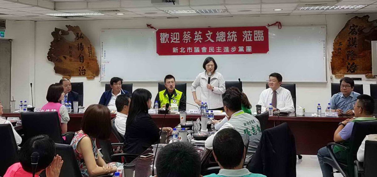 ▲部分的議員在便當會上，提及「特赦陳水扁」及「同婚」等社會高度關注的議題。（圖／民進黨新北市議會黨團提供）