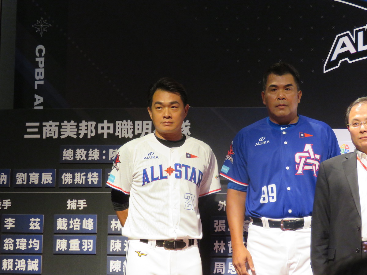 中信兄弟彭政閔(左)（圖／劉祐廷攝）