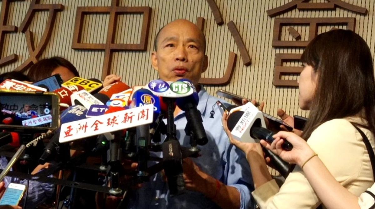 ▲針對國民黨總統初選候選人郭台銘質疑民進黨操弄民調，致使其選情告急。對此，韓國瑜今(8)日表示，他一向尊重郭台銘董事長的發言，相信人民自己會去判定他們認為誰比較適合代表國民黨參選。（圖／記者郭凱杰攝，2019.07.08）