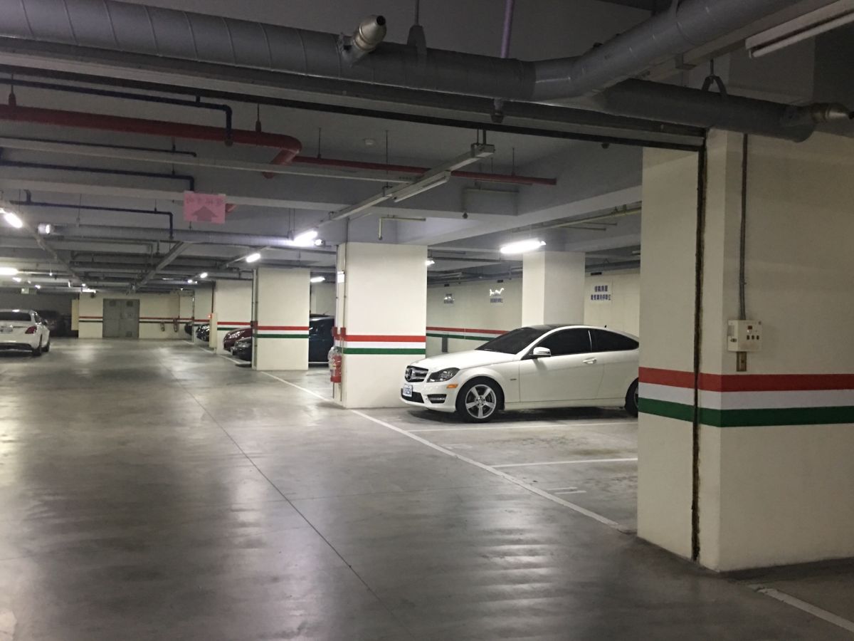 ▲台北市坡道平面車位平均單價約為房價的3.75倍。（圖／信義房屋提供） 