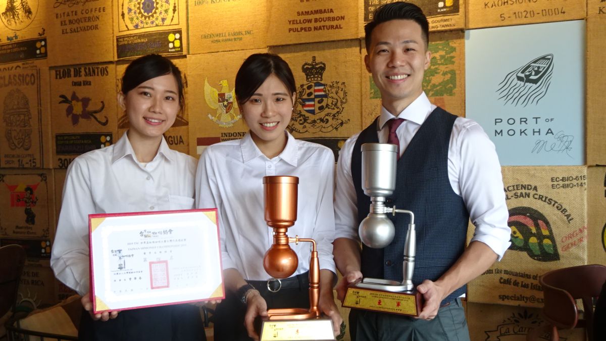 ▲世界盃虹吸咖啡大賽台灣區選拔賽，歐客佬選手拿下季、亞及殿軍三獎。（圖／金武鳳攝，2019.7.9)