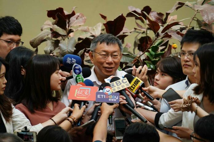 ▲台北市長柯文哲接受媒體訪問。（圖／台北市政府提供, 2019.7.10）
