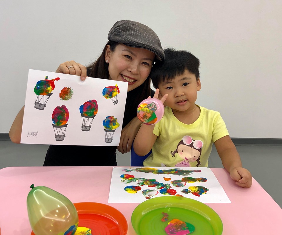 ▲孩子們最愛的氣球，也可以拿來作畫。（圖／共玩谷親子玩習所提供）