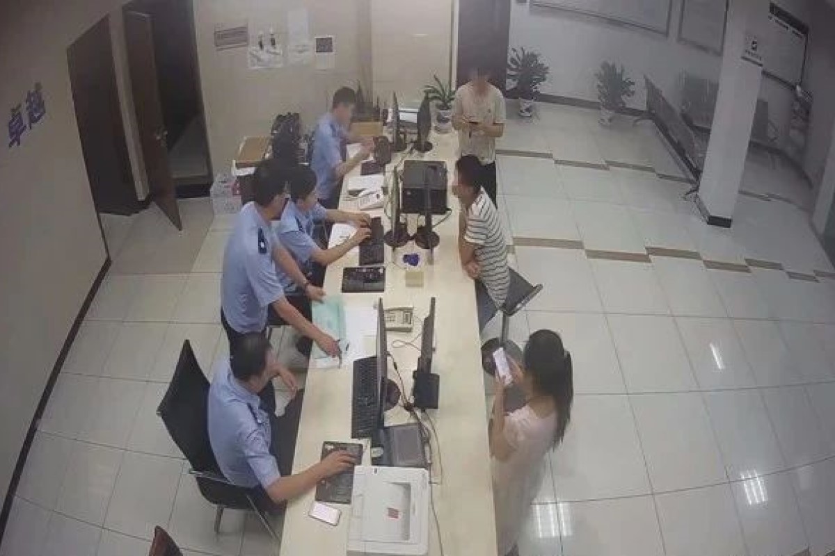 ▲男故意撞破頭，圓「被搶劫」的謊。（圖／翻攝自中國寧波網）