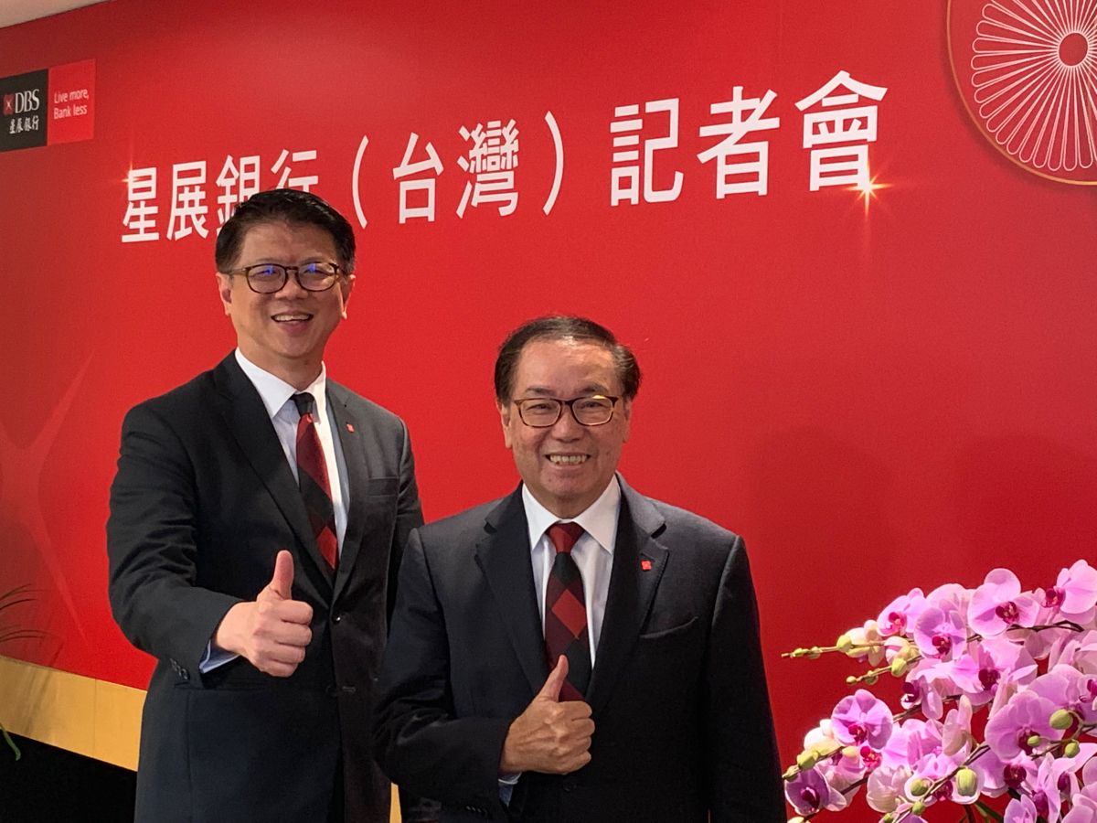▲星展集團控股主席佘林發（右）與星展銀行（台灣）總經理林鑫川7月10日共同宣布增資台灣子行新台幣22.5億元，加速拓展台業務版圖。（圖／記者顏真真攝）