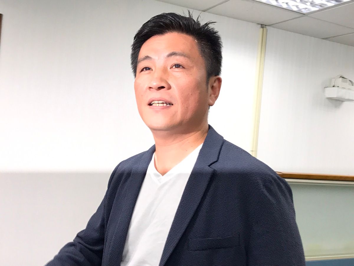 民進黨總統初選人選底定後，正式展開立委選舉布局，民進黨中執會今天通過二艱困選區提名，其中基隆市徵召現任立委蔡適應、新竹市徵召前議員鄭宏輝參選區域立委。（圖／記者林人芳攝,2019,07,10)