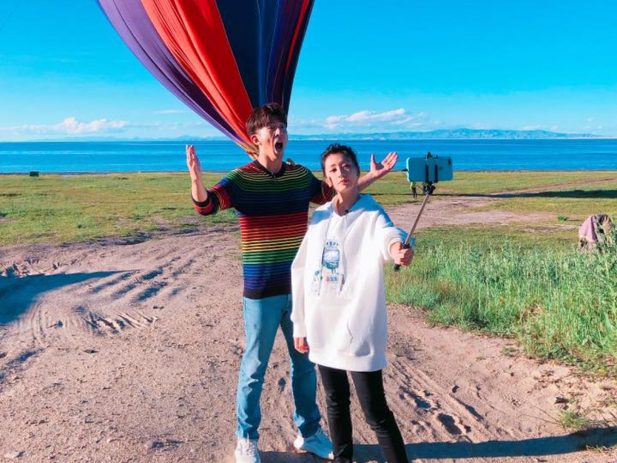 ▲賈靜雯讚嘆青海湖有如「人間仙境」。（圖／翻攝自賈靜雯臉書）