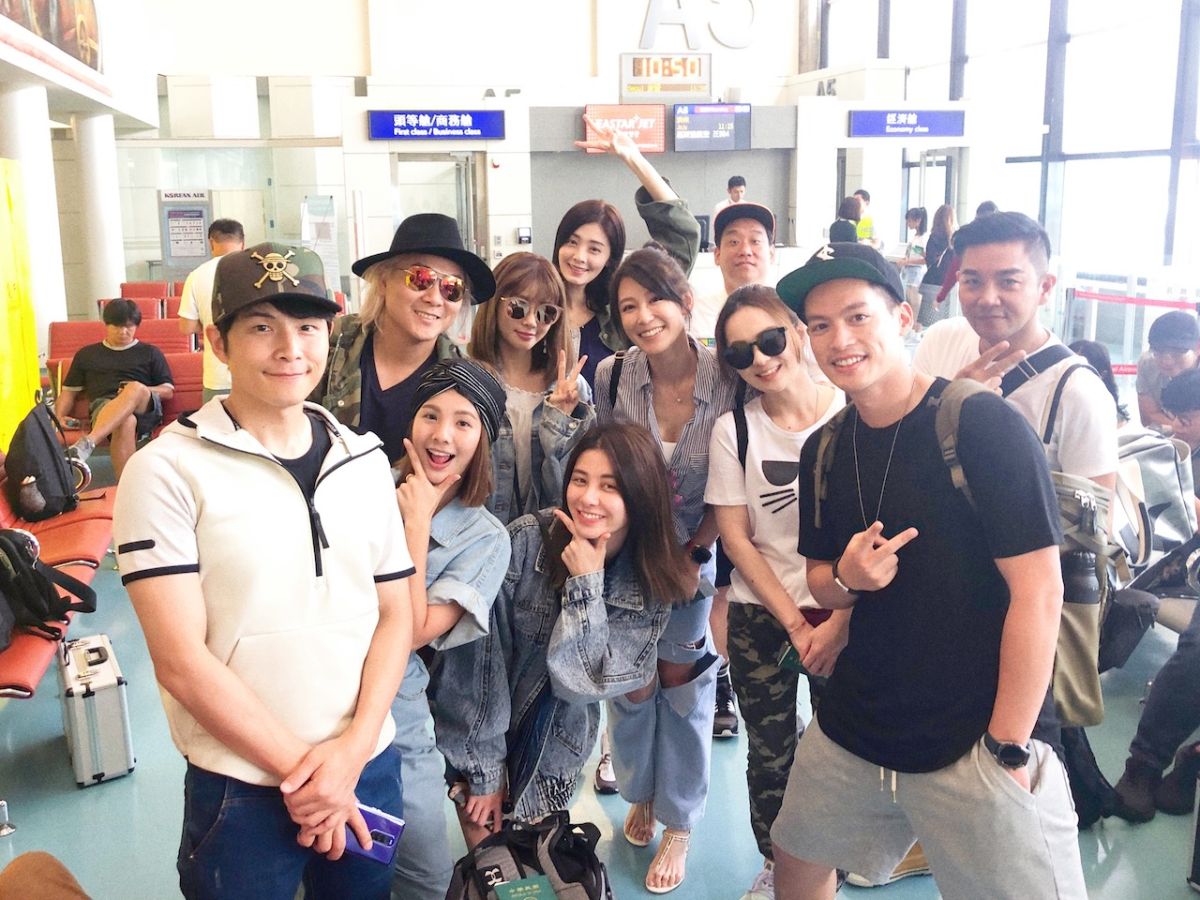 ▲成語喬（左上起）、夏如芝、阿龐、趙孟姿、游詩璟、謝承均、徐瑋吟（鮪魚）、宇珊出發到韓國。（圖／中視提供）