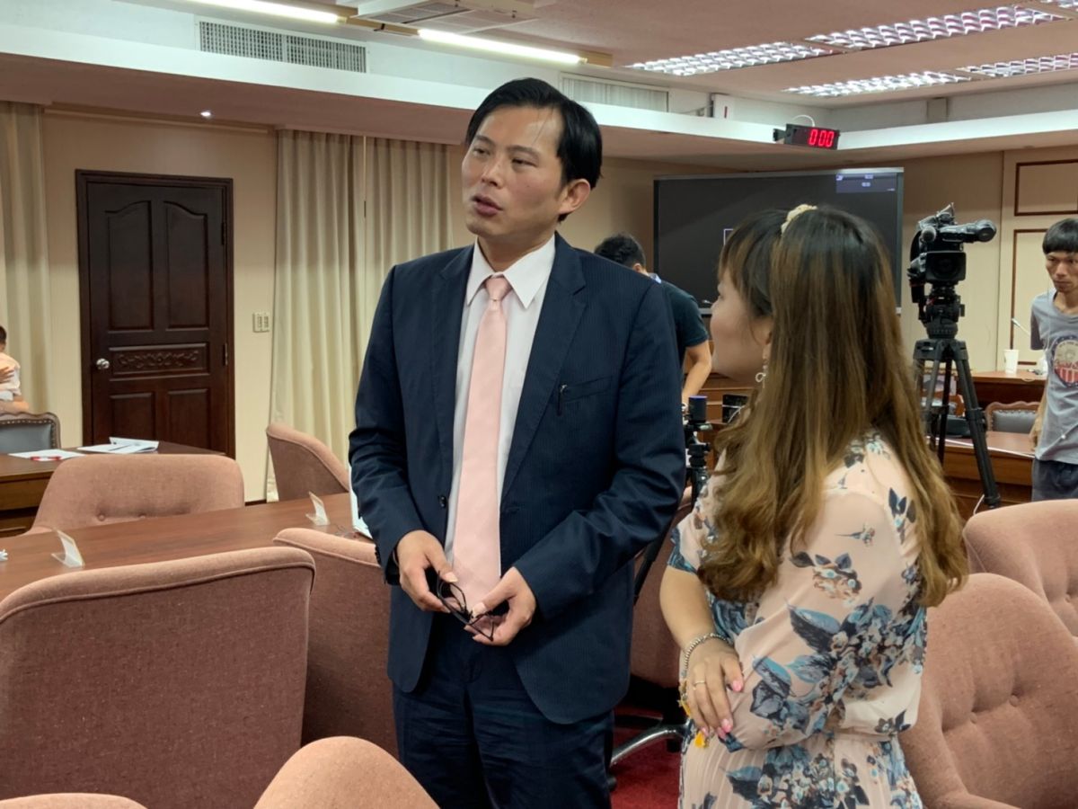 被暗指是因為想選市長，才沒加入白色聯盟，黃國昌回應，不管直接或間接，他都沒跟吳蕚洋接觸過。 (圖/記者吳承翰攝)