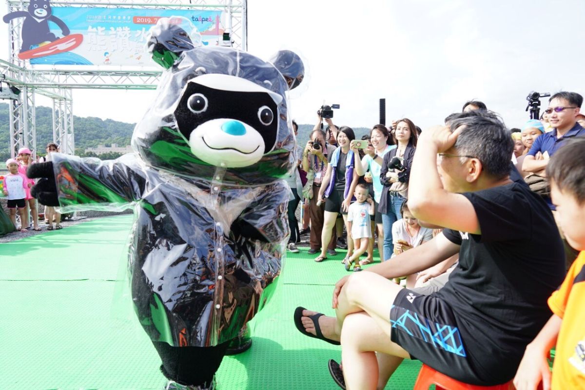台北市長柯文哲13日出席「2019台北河岸
童樂會-熊讚水樂園」開幕。（圖 /  台北市政府提供）