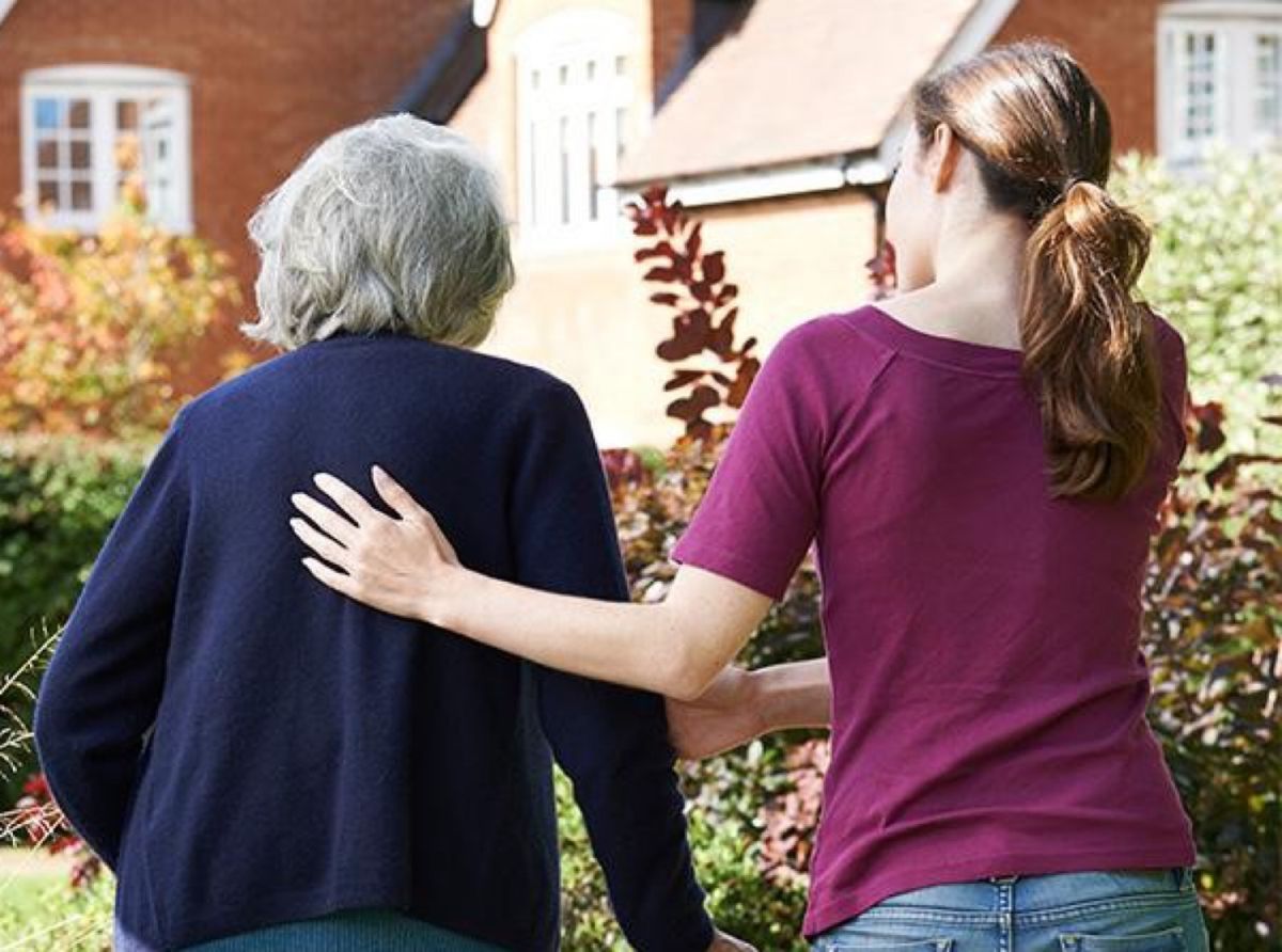 ▲台灣社會近年面臨高齡少子化問題，除了勞動人口數降低，因長照需求人口數不斷增加，甚至年輕人也可能因生病或意外而需要長期照顧用。（圖／NOWnews資料照）