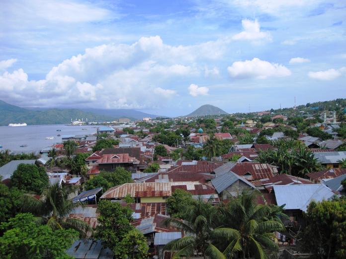 ▲印尼東部摩鹿加群島干那低（Ternate）遭到模7.3強震襲擊。（圖／維基百科）