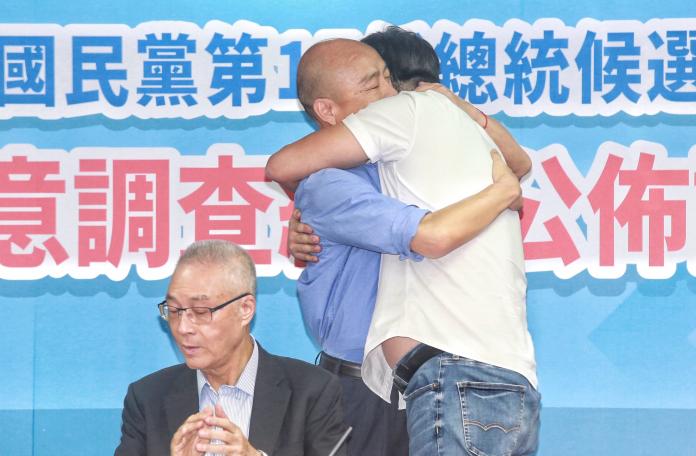 藍中常會通過韓國瑜參選總統案　「總統免兼主席案」也過
