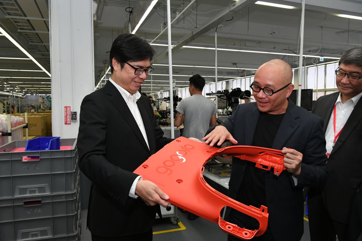 國民黨總統候選人確定由高雄市長韓國瑜出線代表，對此，同為高雄出身的行政院副院長陳其邁15日受訪時表示，韓國瑜選總統急著想離開高雄，讓高雄人很「嚥氣」！（圖／行政院提供）